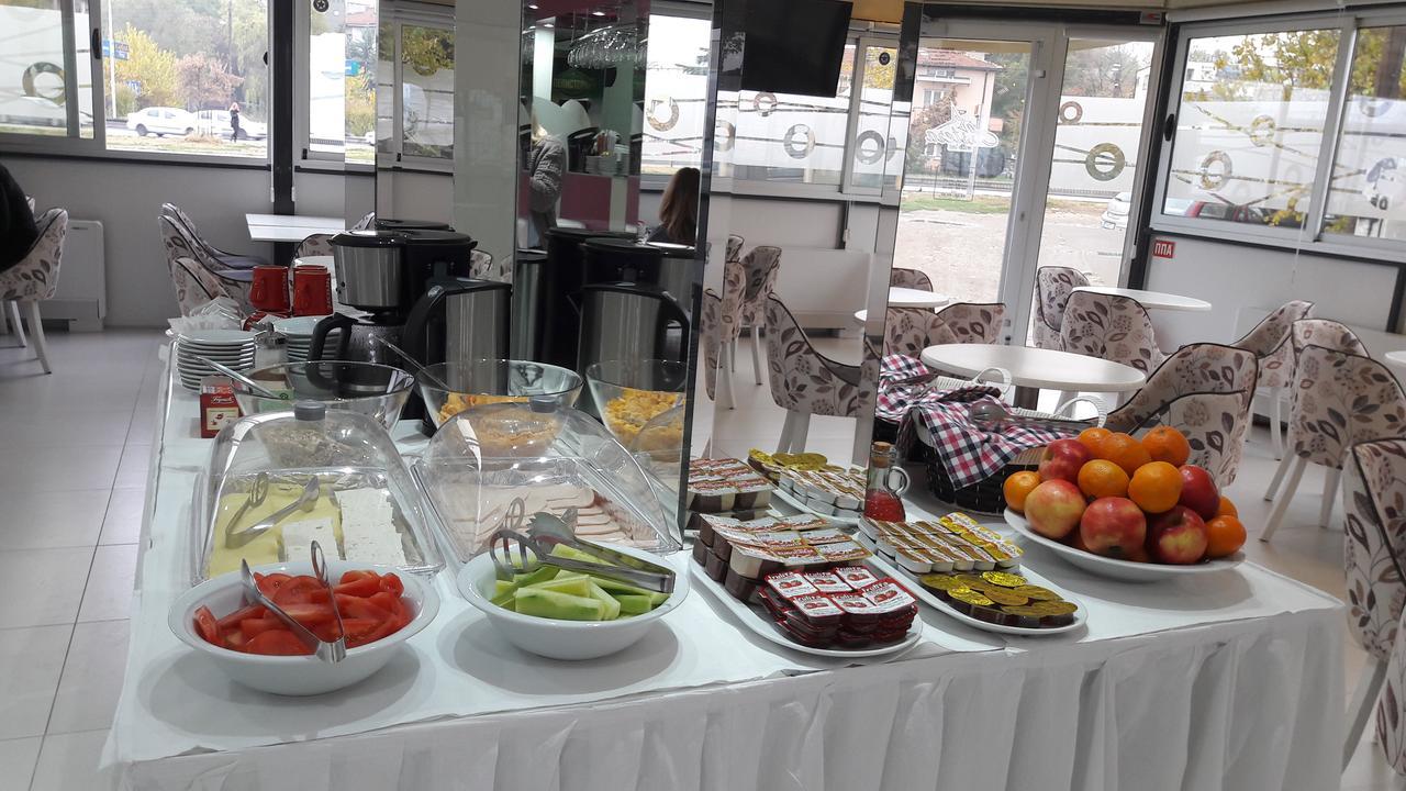 Astera Apart Hotel Skopje Luaran gambar