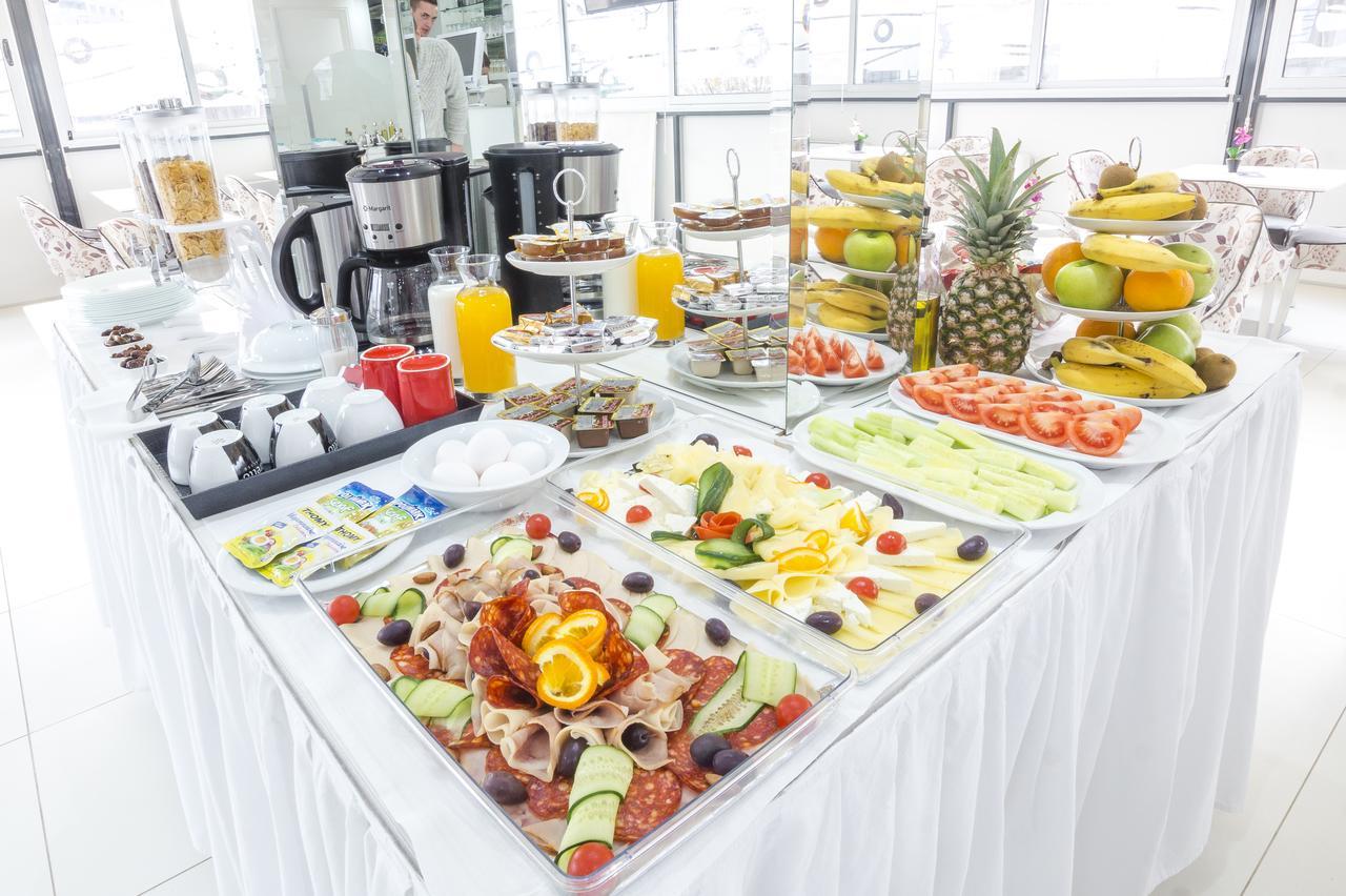 Astera Apart Hotel Skopje Luaran gambar
